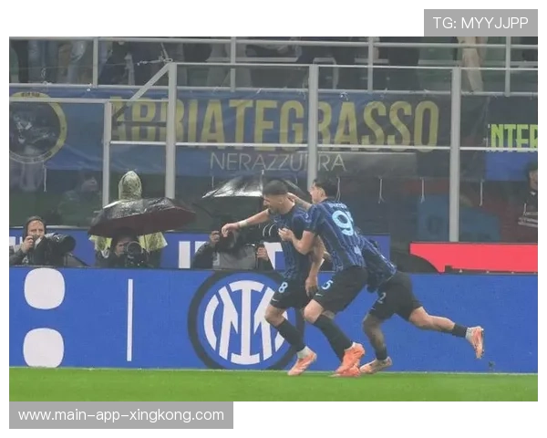 国际米兰中场连续断球推动场面变化:从防守压迫到进攻节奏的转场艺术